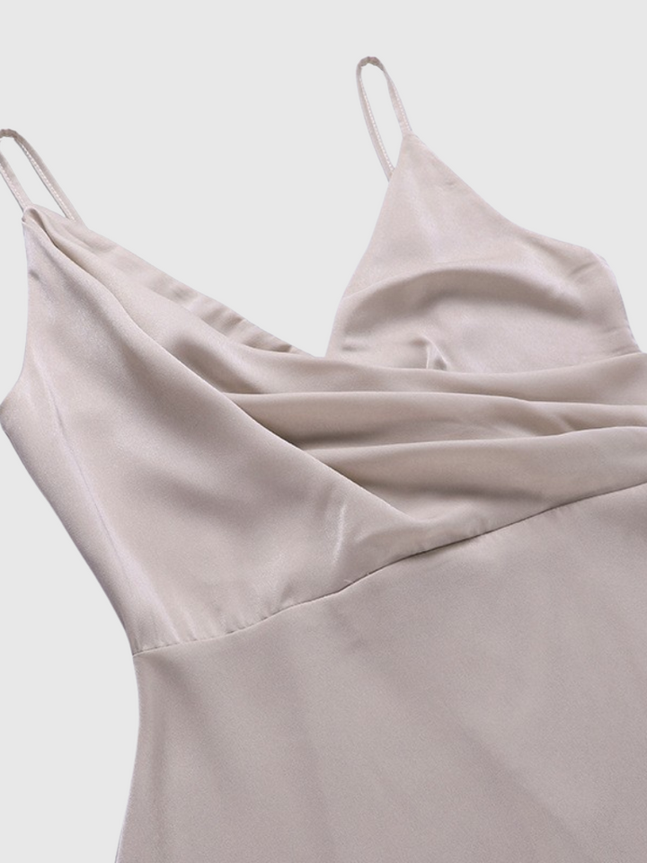 Lumeva | Saténové šaty s volným límcem